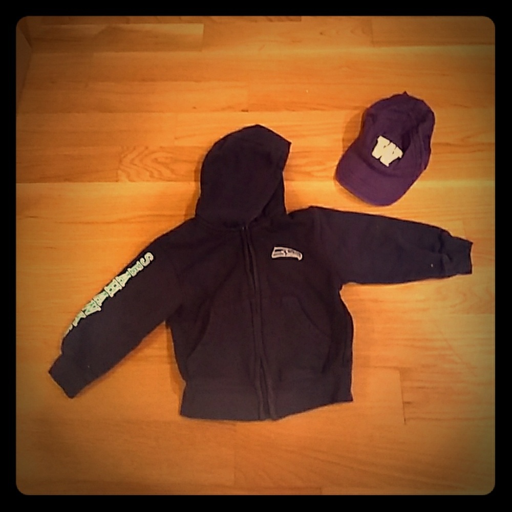 Seahawks coat and U.W. Huskies hat!